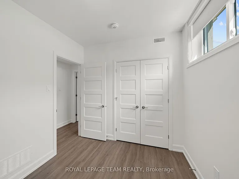 998 Hollington St #LOWER — Photo 21