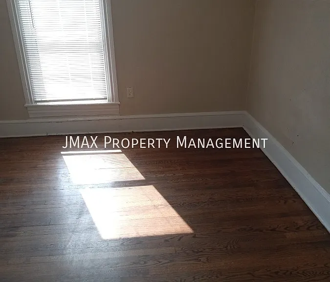 502 Rutherford Ave NW — Photo 6