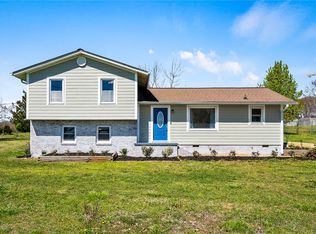 101 Peach Dr, Pendleton, SC 29670