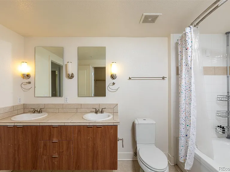 2240 N Clay St #505 — Photo 18