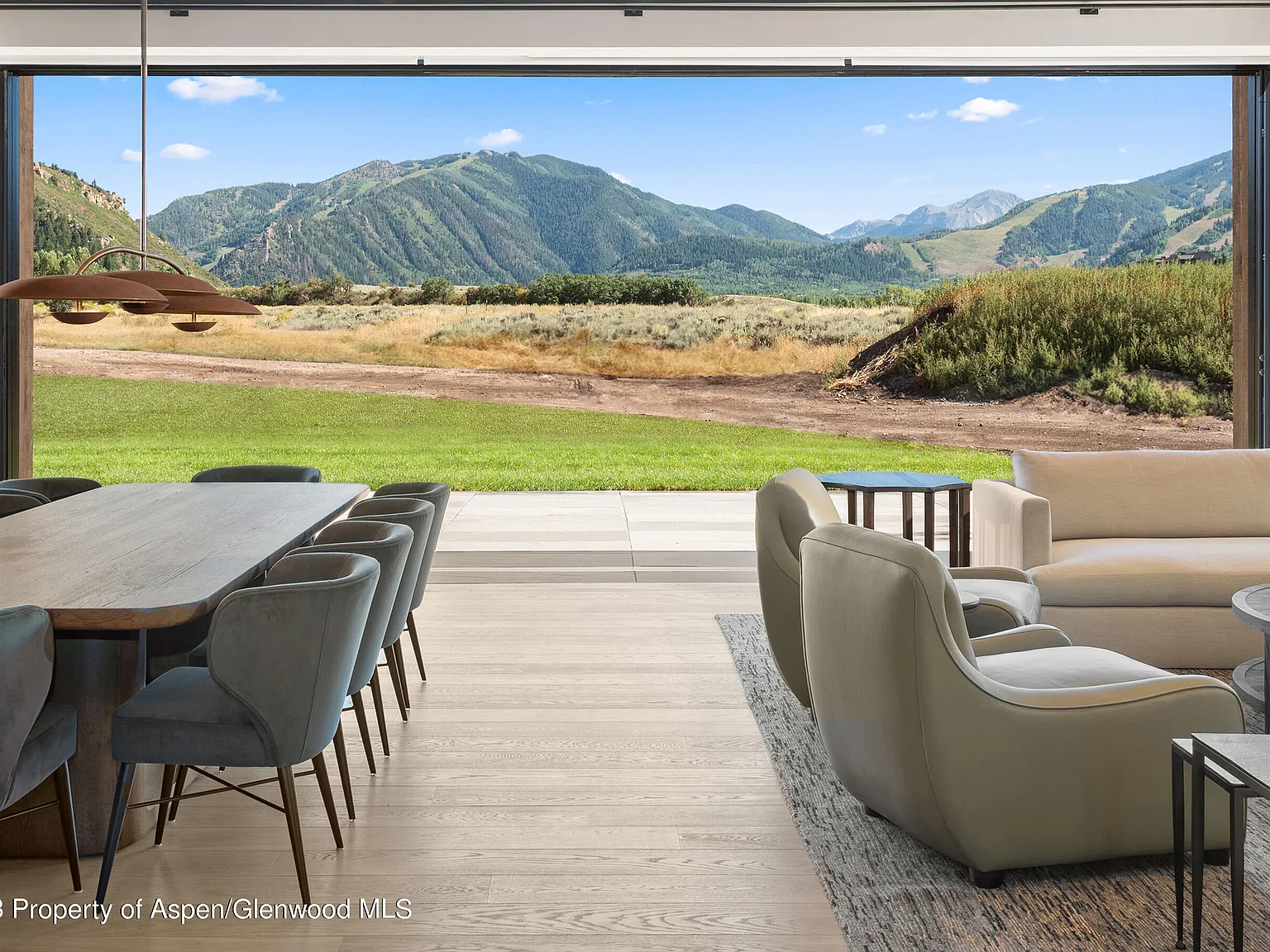 4 bed, 5.0 bath, 5750 sqft, $200,000 — Photo 4