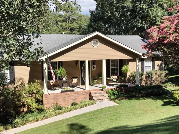 4952 Montcrest Dr, Chattanooga, TN 37416