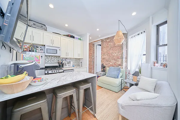 Rented by Living New York | media 7