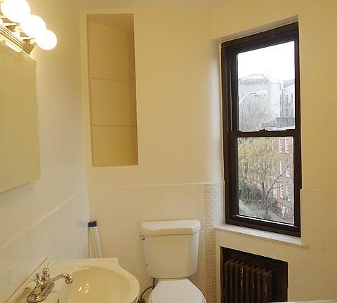 5th image of 61 7th Ave S APT H