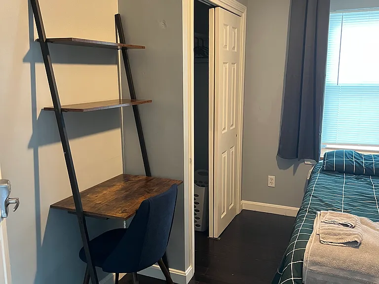 114 Commercial St — Photo 5