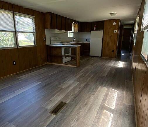 4th image of 3010 21st Street Ln NE #19C