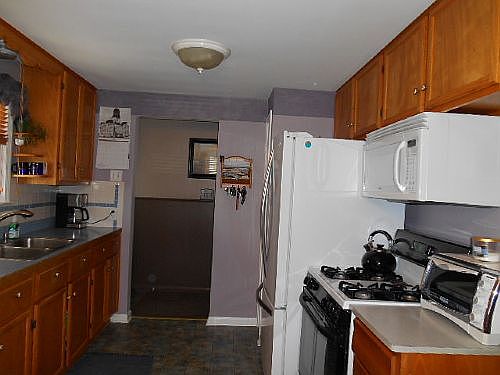 3rd image of 68 Cunard Ave