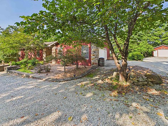 4th image of 1570 Lake Point Dr