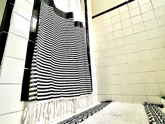 5th image of 3033 Ponce De Leon St