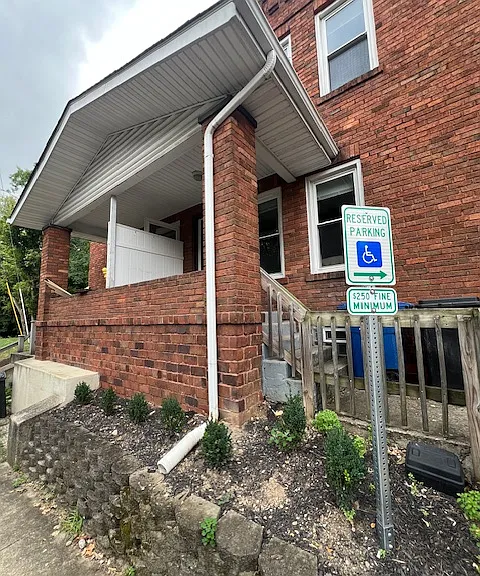 45 University St — Photo 1