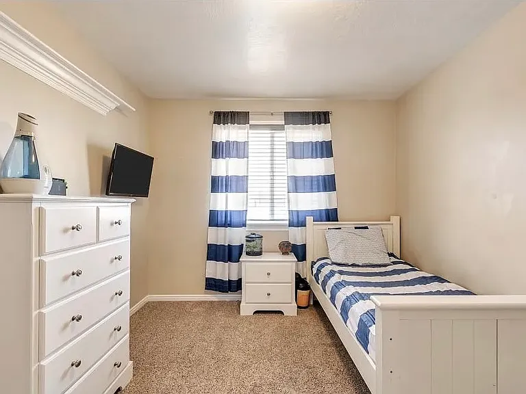 4764 W Homeland Dr — Photo 3