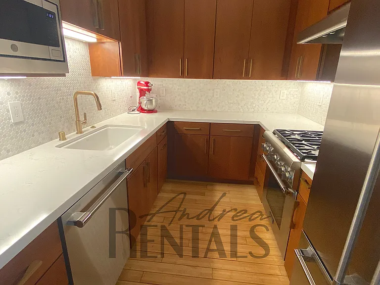 102 Everson St — Photo 10