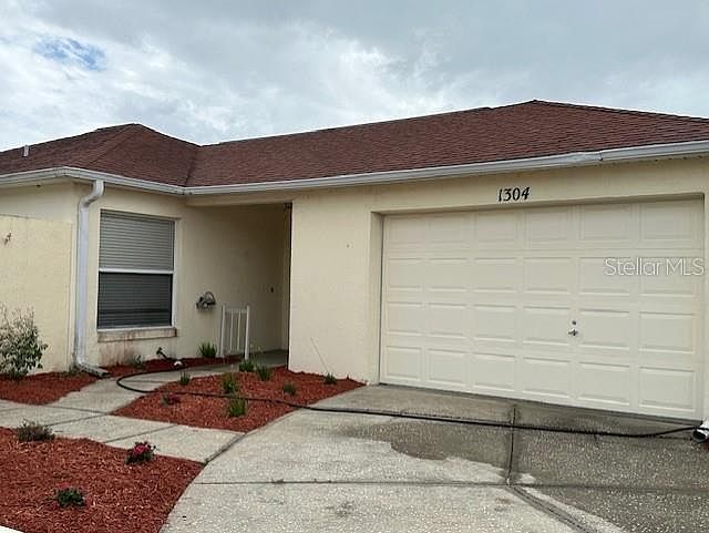 1st image of 1304 Loma Ln