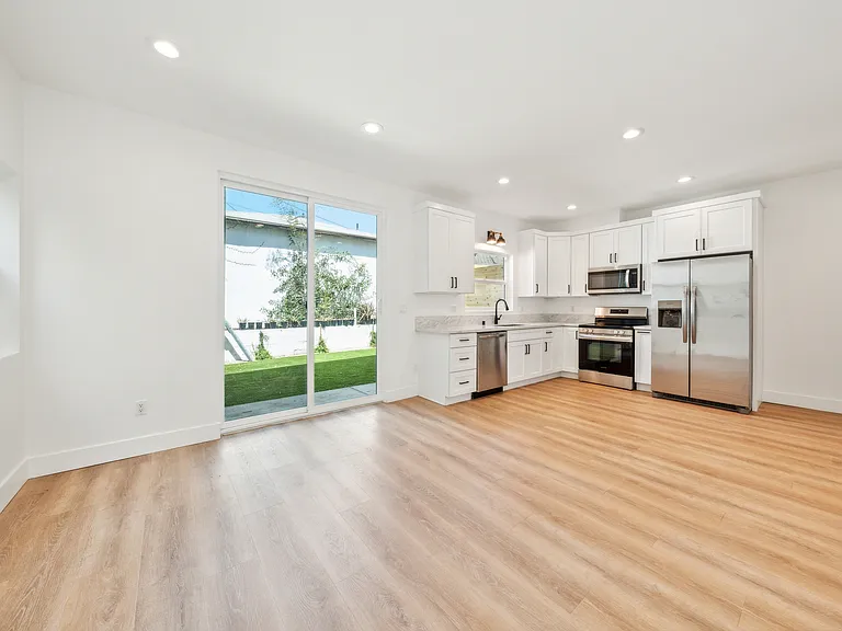 6007 W 85th Pl — Photo 7