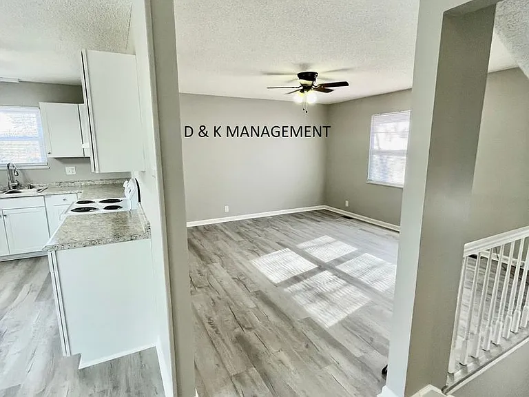 1312 Graycreek Ln — Photo 3