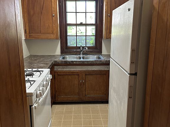 3rd image of 311 E 4th St APT 25