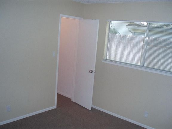 5th image of 5017 Swingle Dr #1