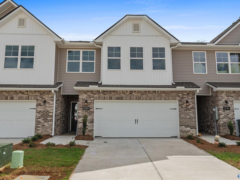 1st image of 1733 Stampede Cir SE