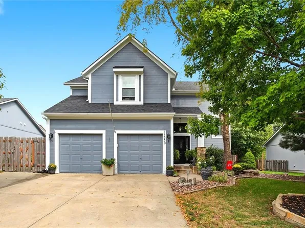 1330 S 6th St E, Louisburg, KS 66053