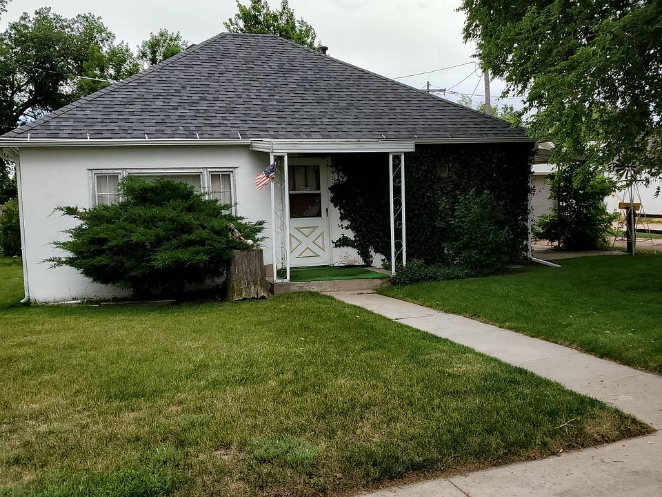 1st image of 118 N 3rd St