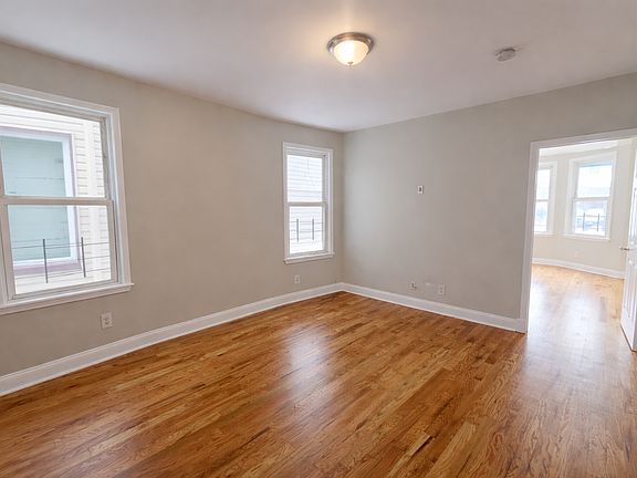 4th image of 802 S 14th St #1