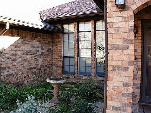 4th image of 2009 Rockbrook Dr