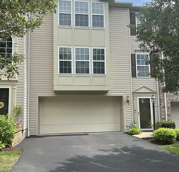 2408 Michael Dr — Photo 1