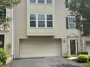 2048 Michael Dr, Pittsburgh, PA 15227