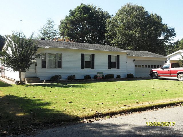 1st image of 2401 Linwood St