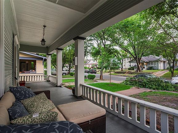 3rd image of 118 N Winnetka Ave
