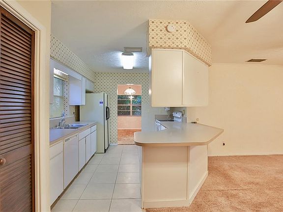 4th image of 2916 Forestwood Dr