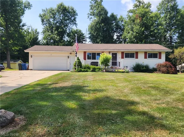 1486 Driftwood Ln, Macedonia, OH 44056