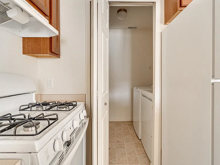 The Harbours Apartments — Photo 9