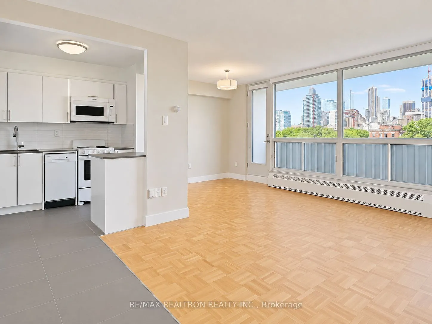 1 bed, $2,595 — Photo 2