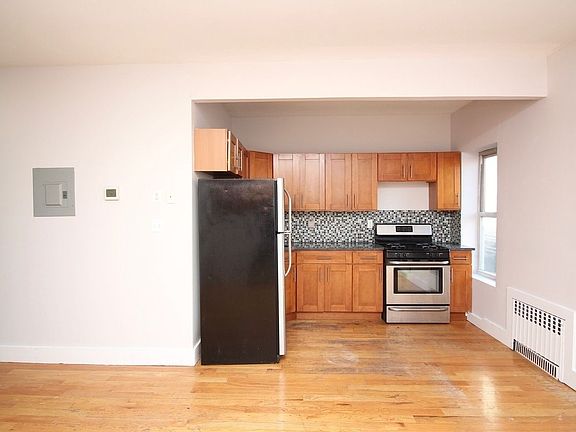 5th image of 354 Broadway #2A
