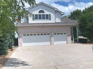 1995 Hidden Valley Dr, Crown Point, IN 46307