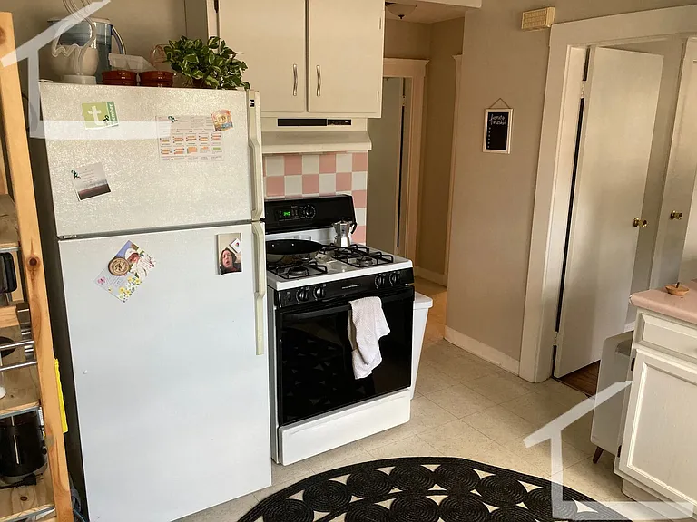 8 Woodside Ave #1 — Photo 17