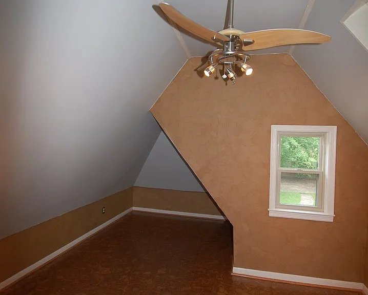917 Skyline Dr — Photo 7