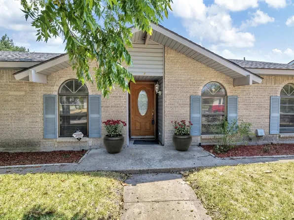 2706 Pinewood Dr, Garland, TX 75044