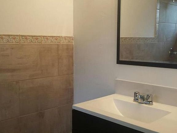 5th image of 12120 NE 6th Ave APT 11