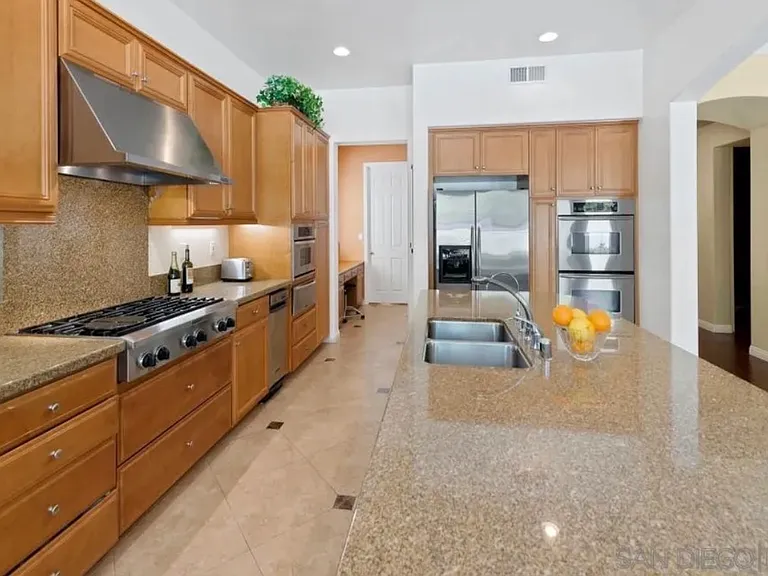 8120 Calle Catalonia — Photo 12