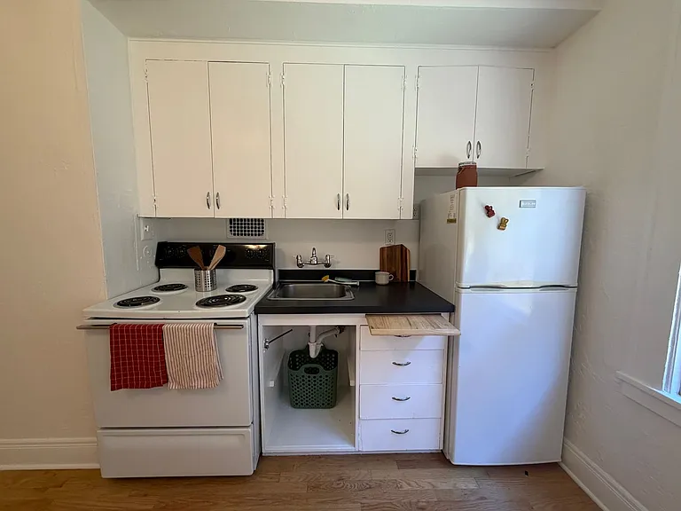 Greenway Apartments — Photo 34