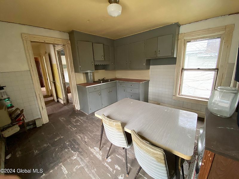 3rd image of 7 Mason Street