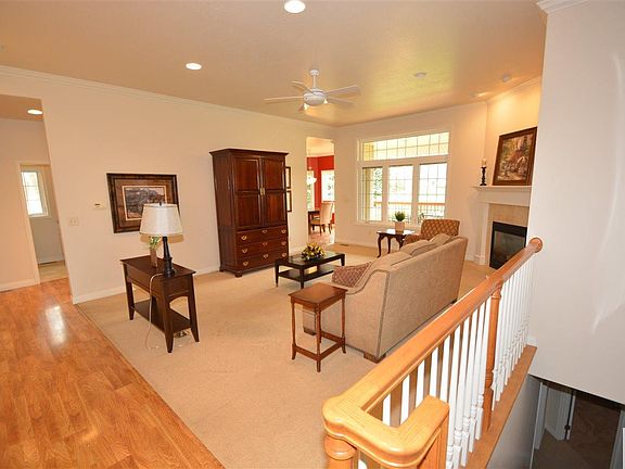 4th image of 415 N Royal Troon Dr