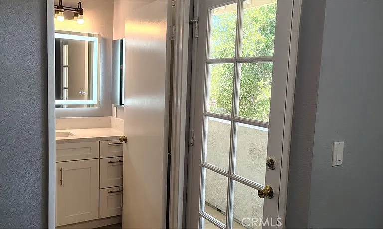 1425 S White Ave #B — Photo 16