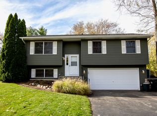 1003 Bonita Ln, McHenry, IL 60050