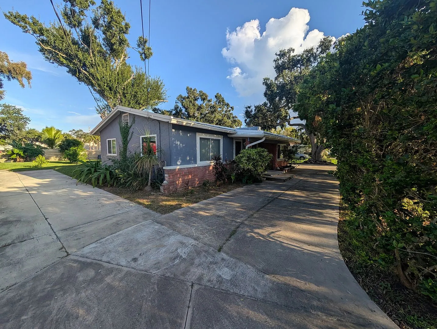 Charming Sarasota Home with Guest House, Extra Storage, and Plenty of Parking! — Photo 3