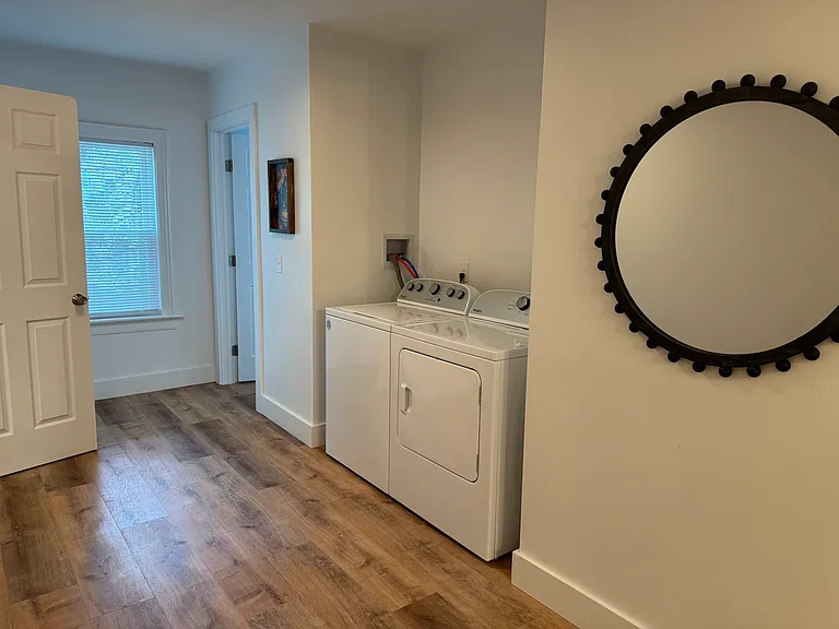 39 Leroy St — Photo 9