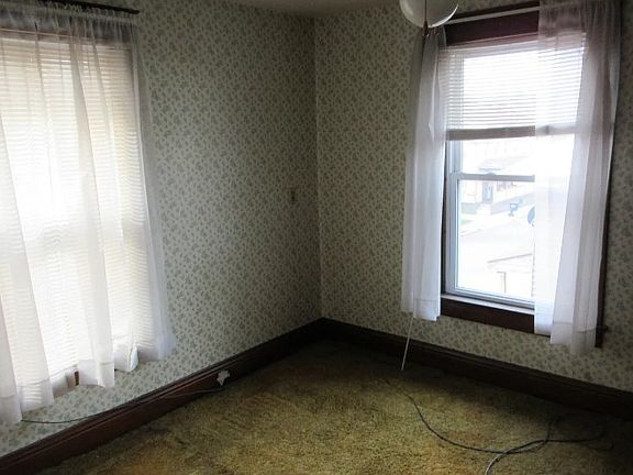 2nd image of 601 6th St