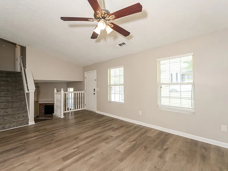 6149 Raleigh Oaks Ct — Photo 4